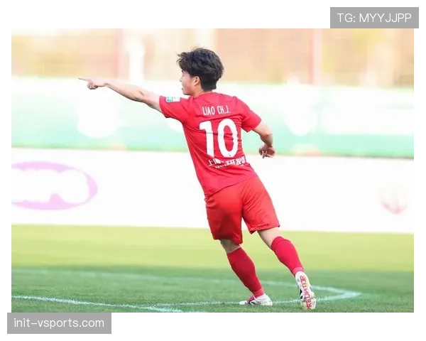 草根足球报告显示,业余球队模仿职业“出球型门将”战术导致失误率激增 草根足球报告显示,业余球队模仿职业“出球型门将”战术导致失误率激增