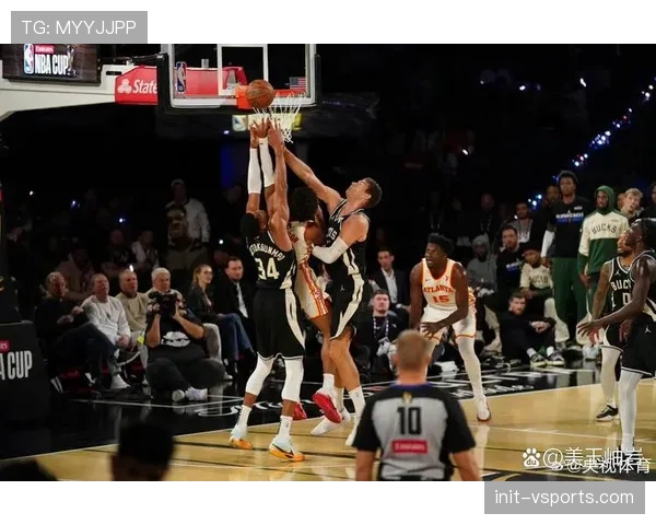 比赛结果:雄鹿凭借利拉德中线附近“Lob”战术空接扣篮准绝杀 比赛结果:雄鹿凭借利拉德中线附近“Lob”战术空接扣篮准绝杀